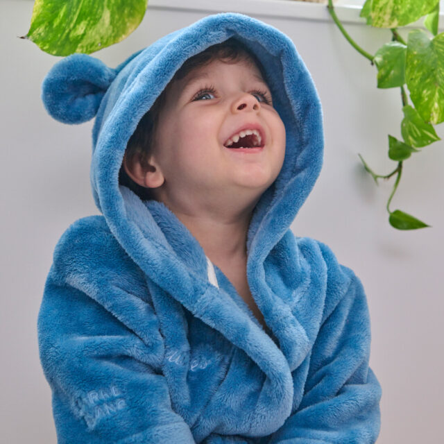 mae-bleu-celeste-children-s-robe3